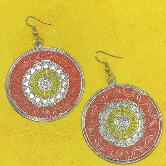 🍀 Orange Yellow Painted Silver Disk Earrings - Picture 1 of 2